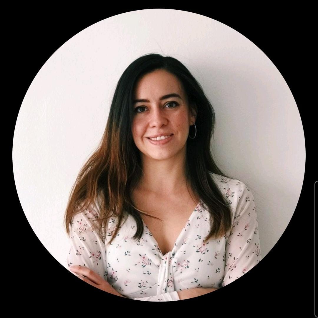 Ana Paula Pérez Castellá — {t('about.role', locale)}